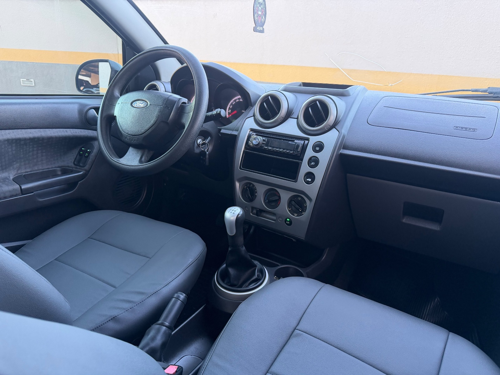 Ford Fiesta Sedan SE 1.6 8V Flex 4p, foto 7 de 14