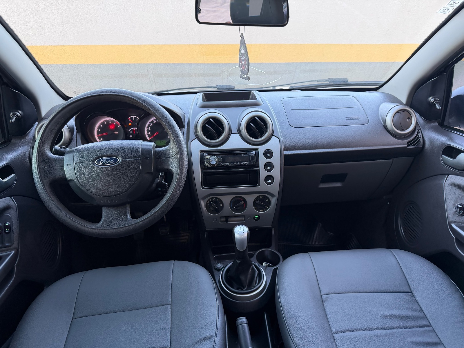 Ford Fiesta Sedan SE 1.6 8V Flex 4p, foto 3 de 14