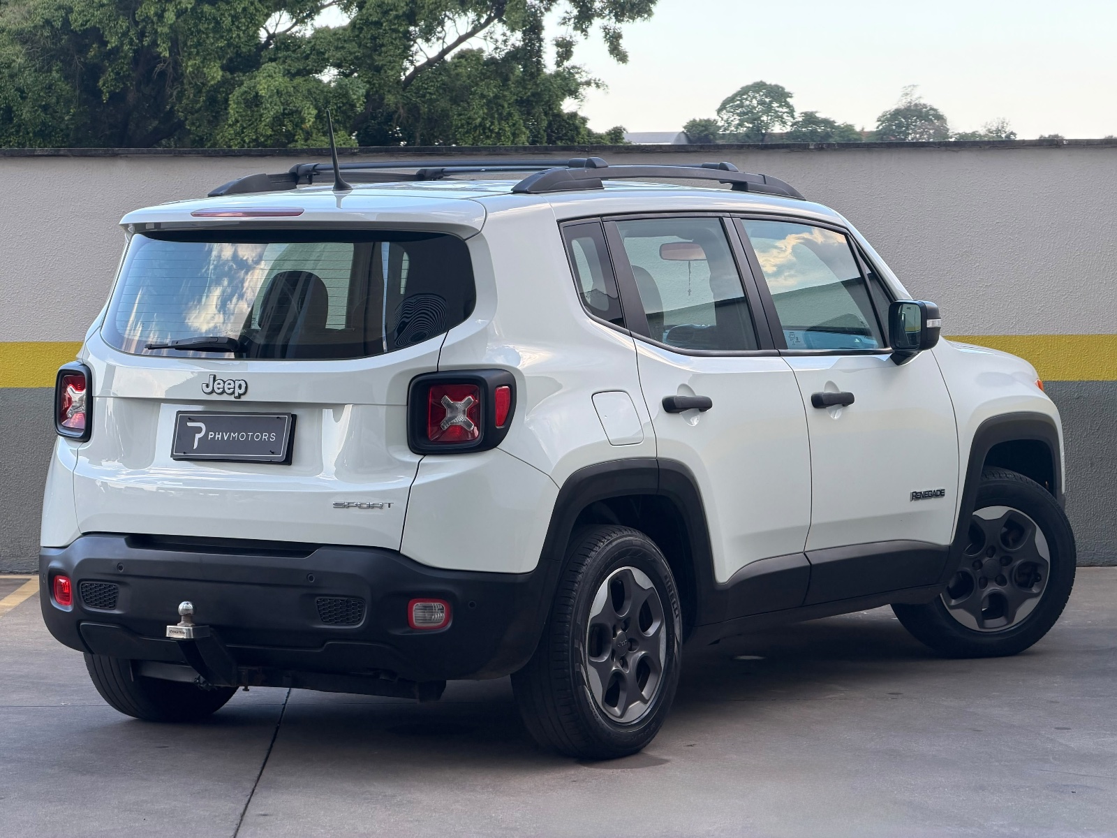 Jeep Renegade Sport 1.8 4x2 Flex 16V Mec., foto 4 de 16