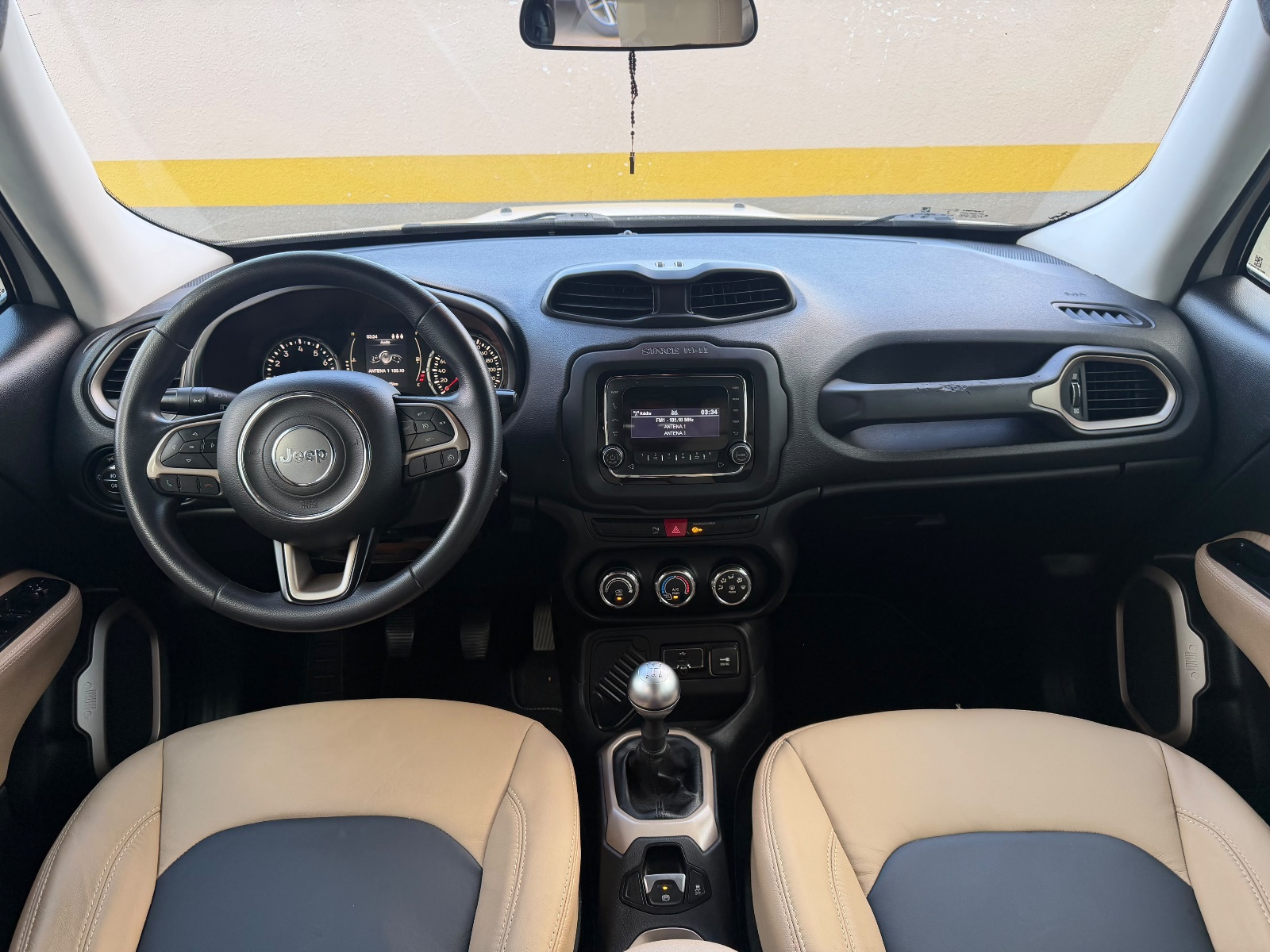 Jeep Renegade Sport 1.8 4x2 Flex 16V Mec., foto 3 de 16