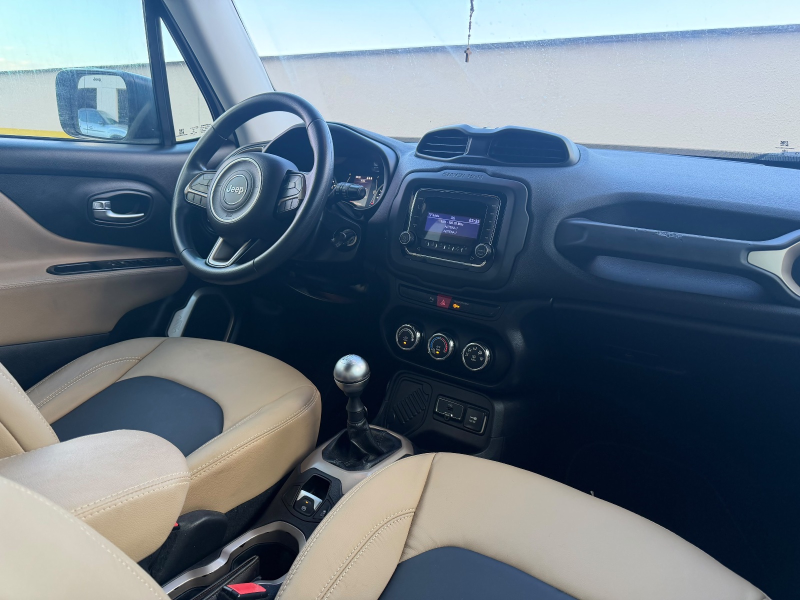 Jeep Renegade Sport 1.8 4x2 Flex 16V Mec., foto 8 de 16