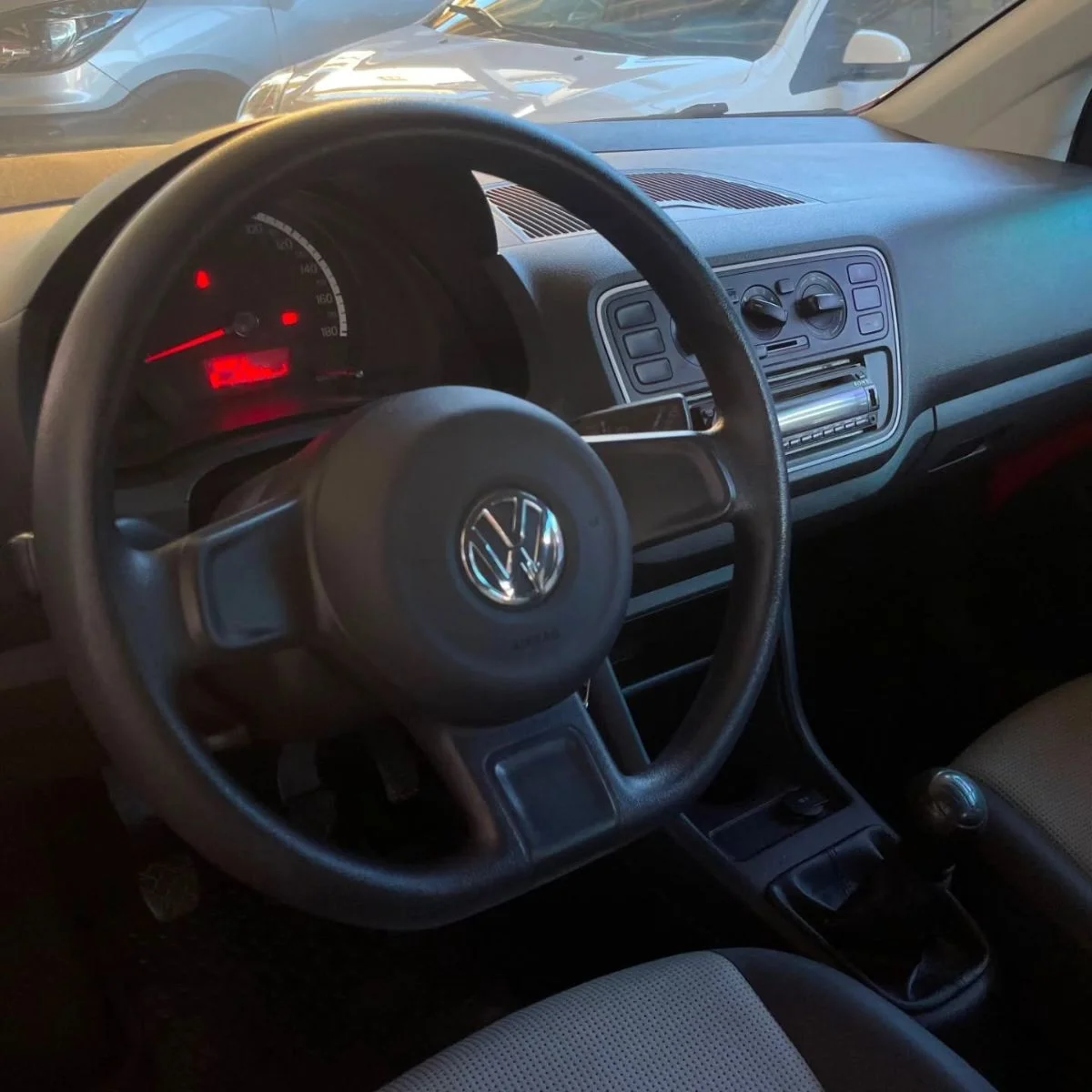 Volkswagen UP TAKE 1.0 COMPLETO, foto 5 de 8