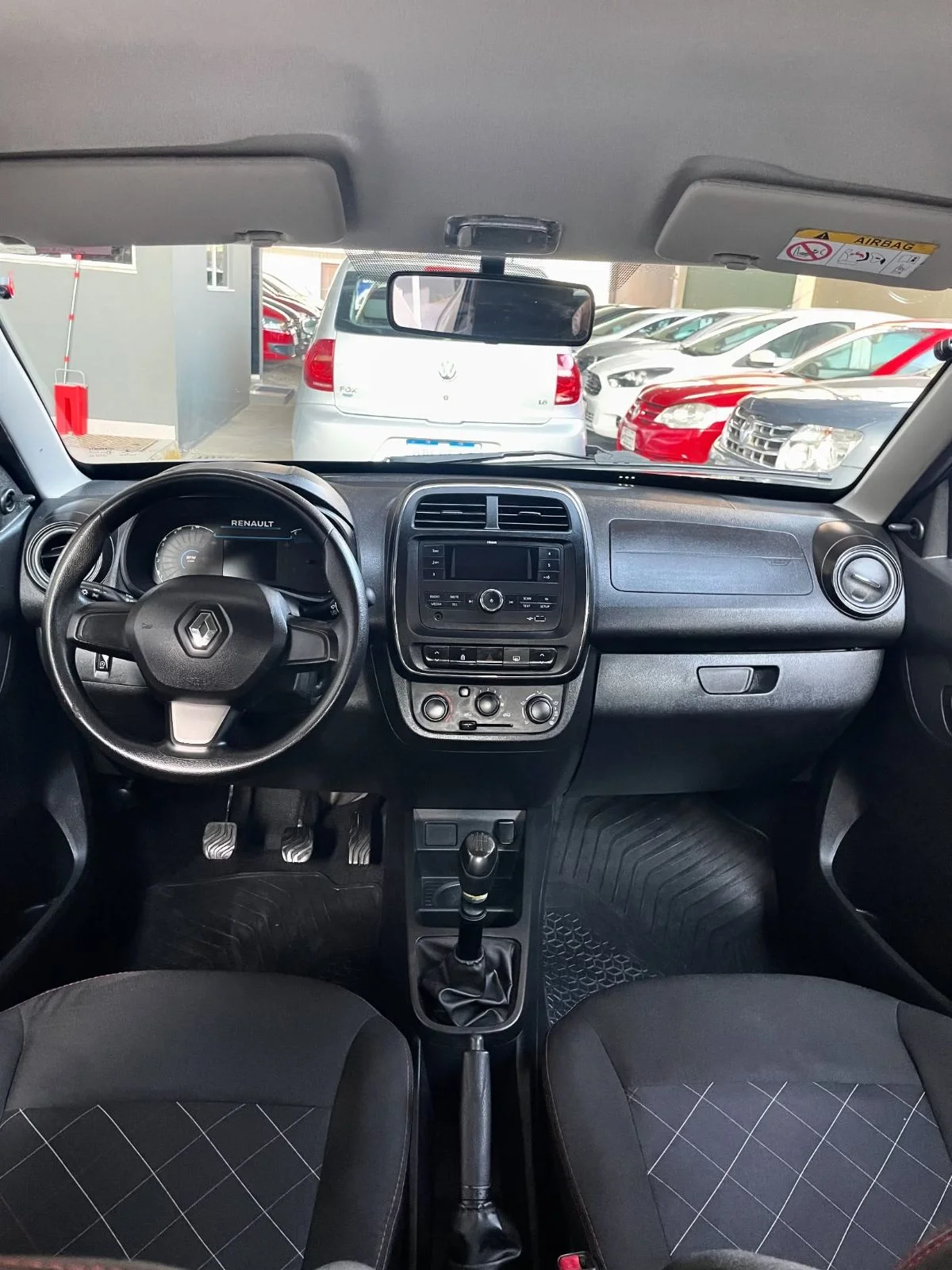 Renault KWID 1.0 ZEN, foto 10 de 15