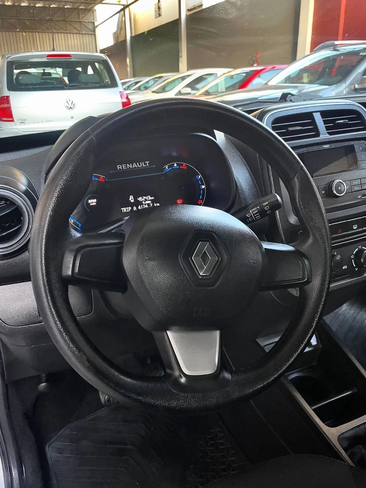 Renault KWID 1.0 ZEN, foto 8 de 15
