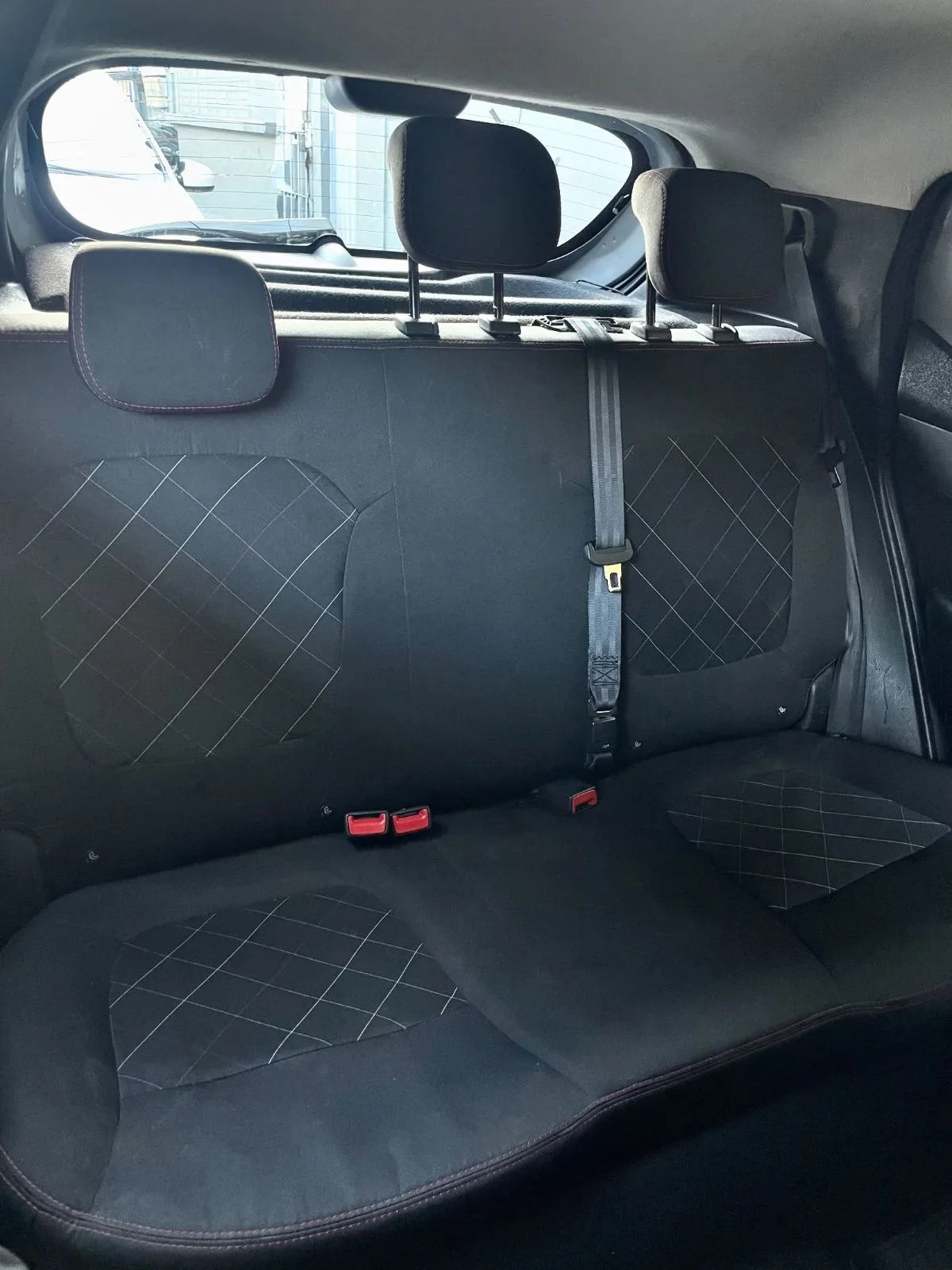 Renault KWID 1.0 ZEN, foto 13 de 15
