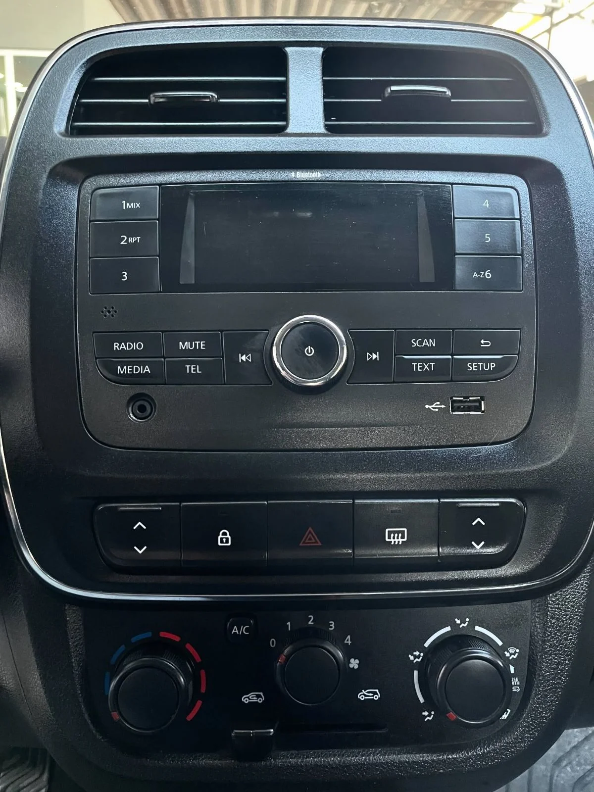 Renault KWID 1.0 ZEN, foto 9 de 15