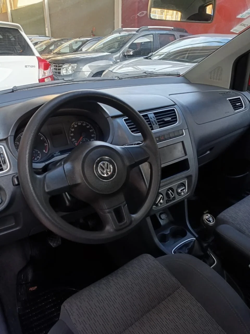 Volkswagen FOX 1.0 COMPLETO ÚNICO DONO, foto 5 de 8