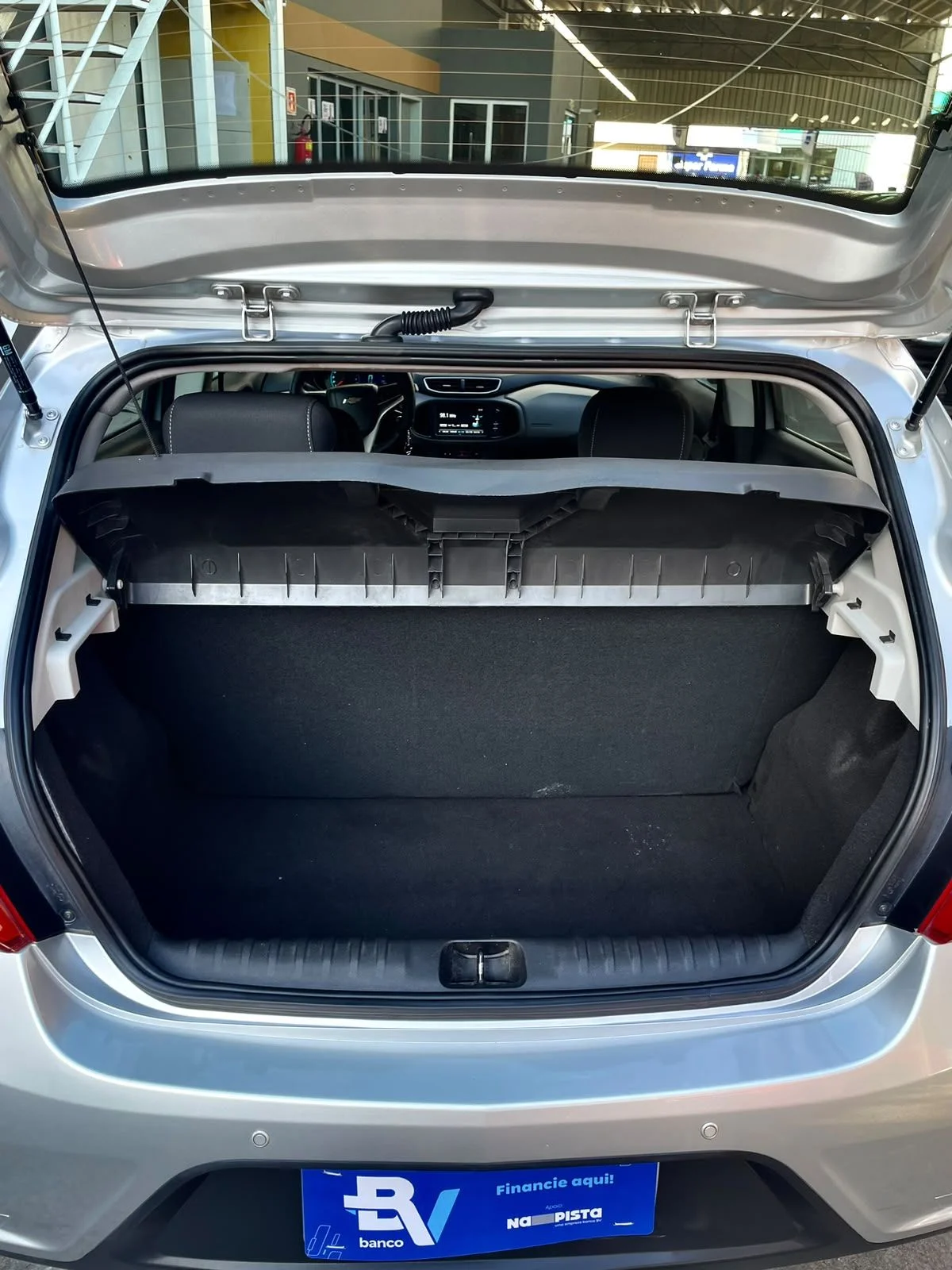 Chevrolet ONIX 1.0 LT, foto 8 de 16