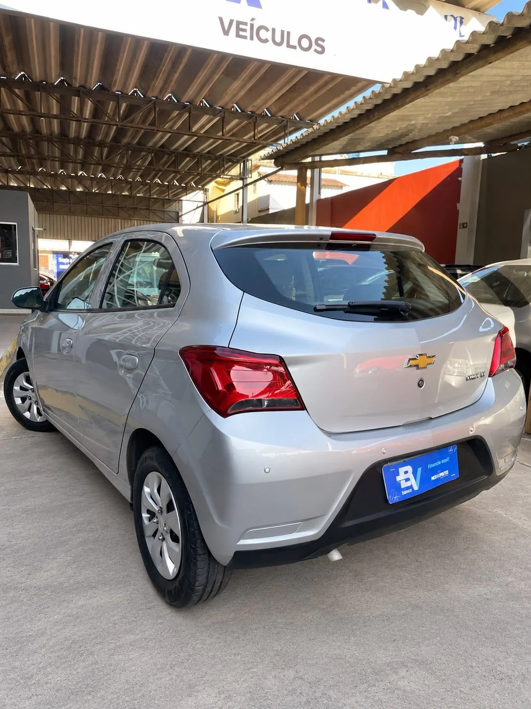 Chevrolet ONIX 1.0 LT, foto 4 de 16