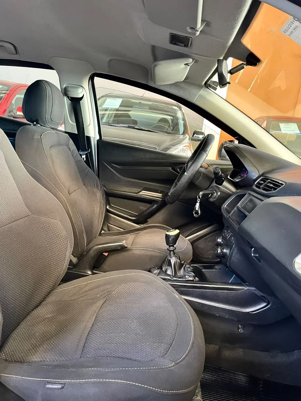 Chevrolet ONIX 1.0, foto 12 de 14
