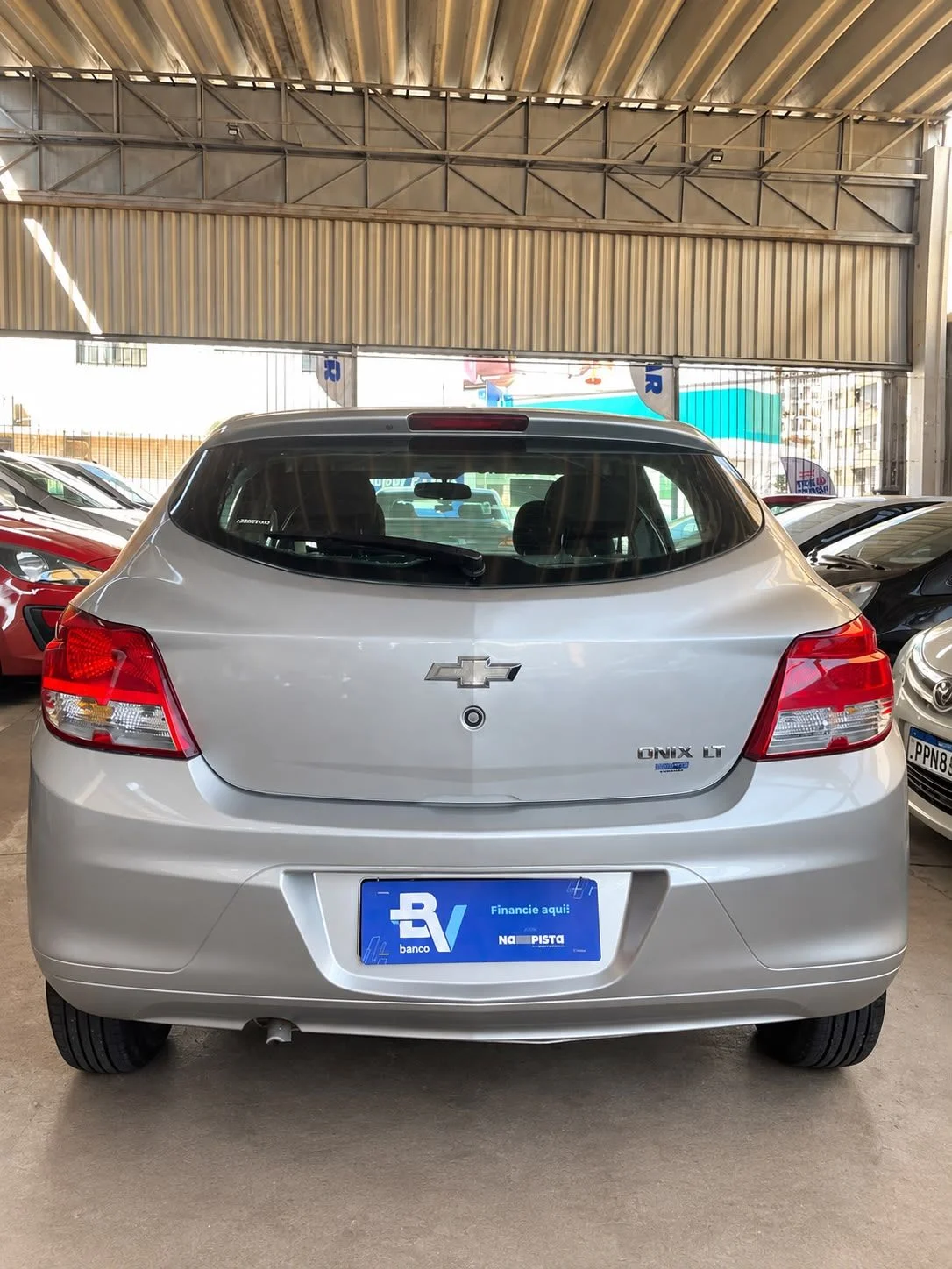 Chevrolet ONIX 1.0, foto 5 de 14