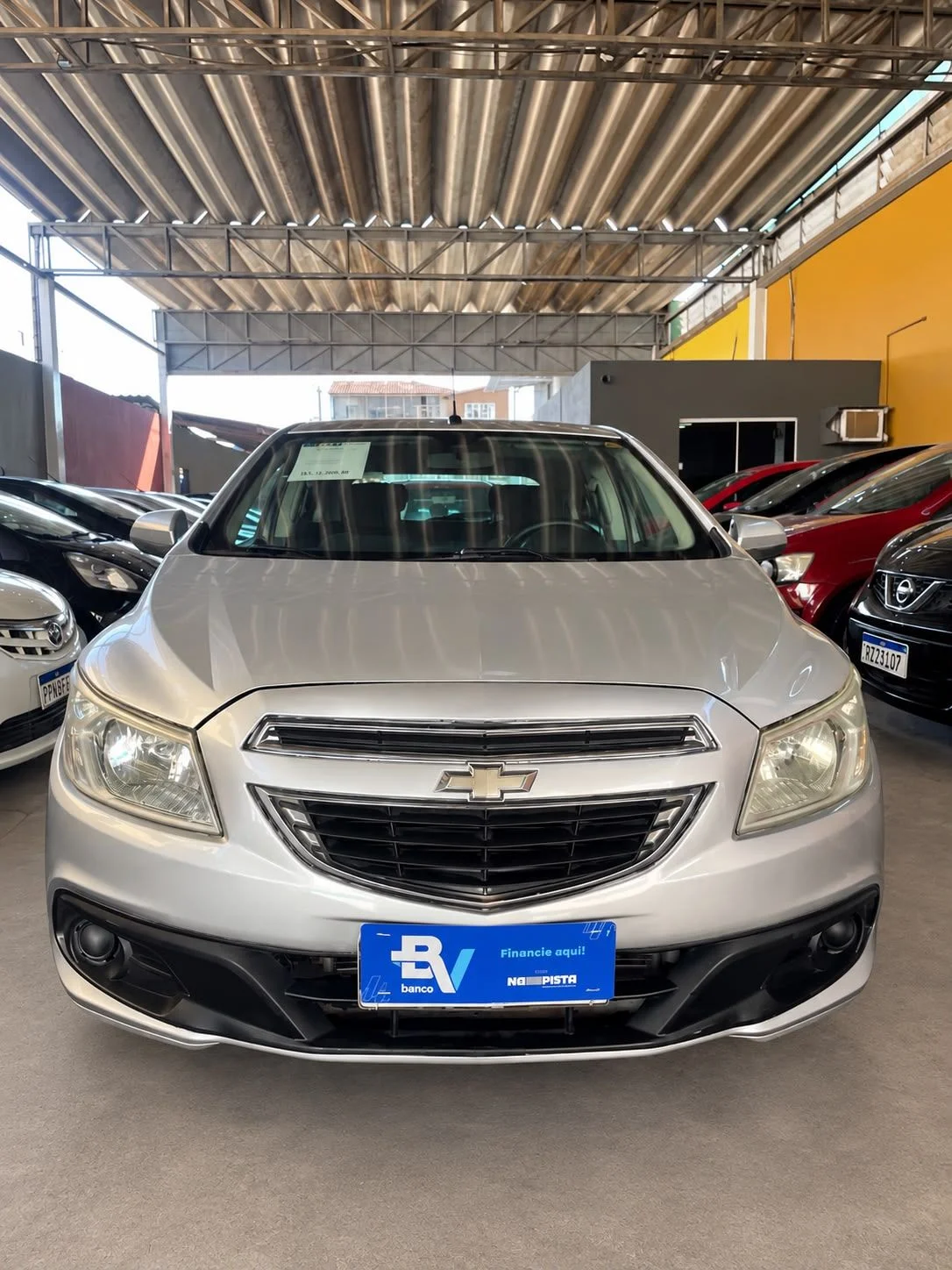 Chevrolet ONIX 1.0, foto 2 de 14