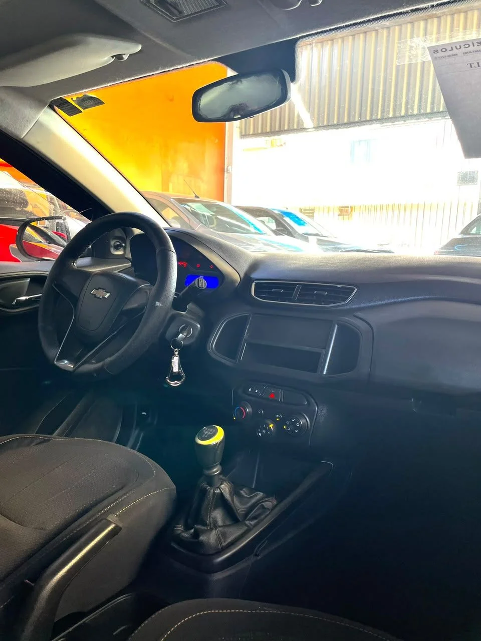 Chevrolet ONIX 1.0, foto 11 de 14