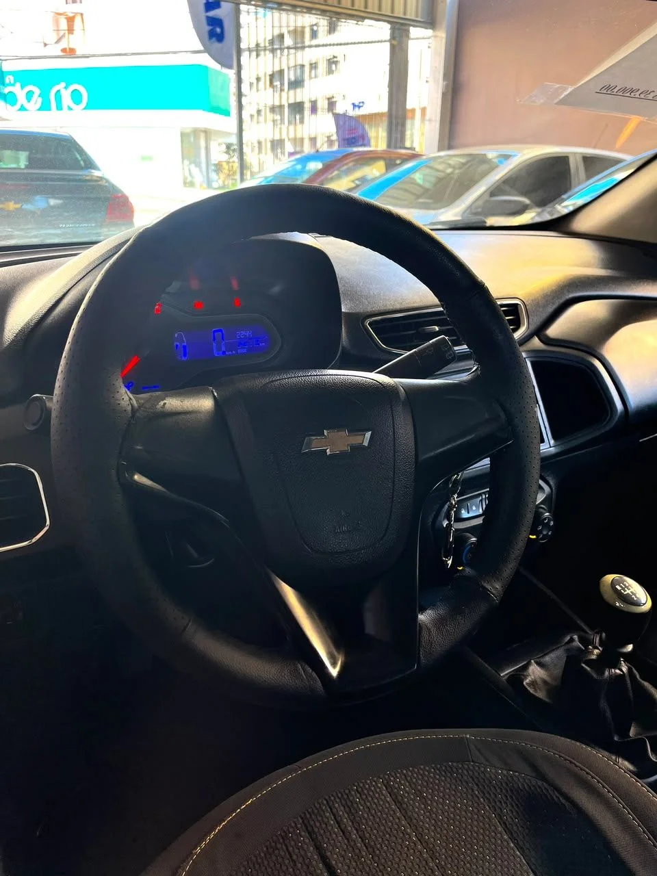 Chevrolet ONIX 1.0, foto 9 de 14