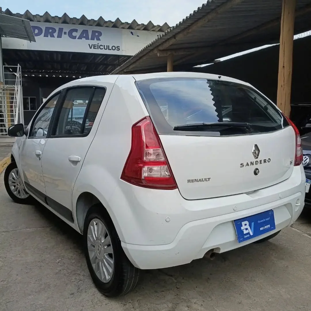 Renault SANDERO 1.6 PRIVILEGE, foto 3 de 8