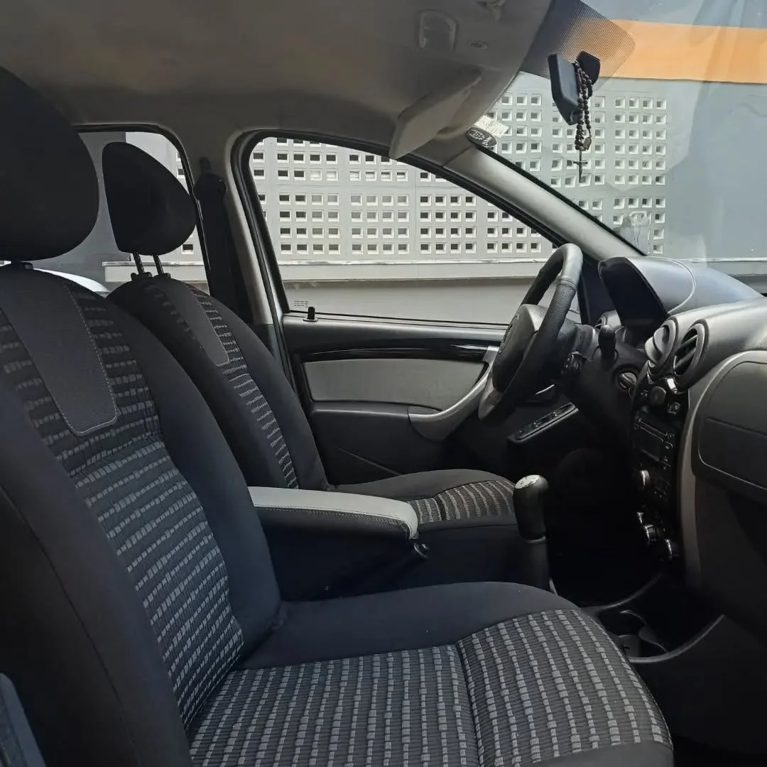 Renault SANDERO 1.6 PRIVILEGE, foto 7 de 8