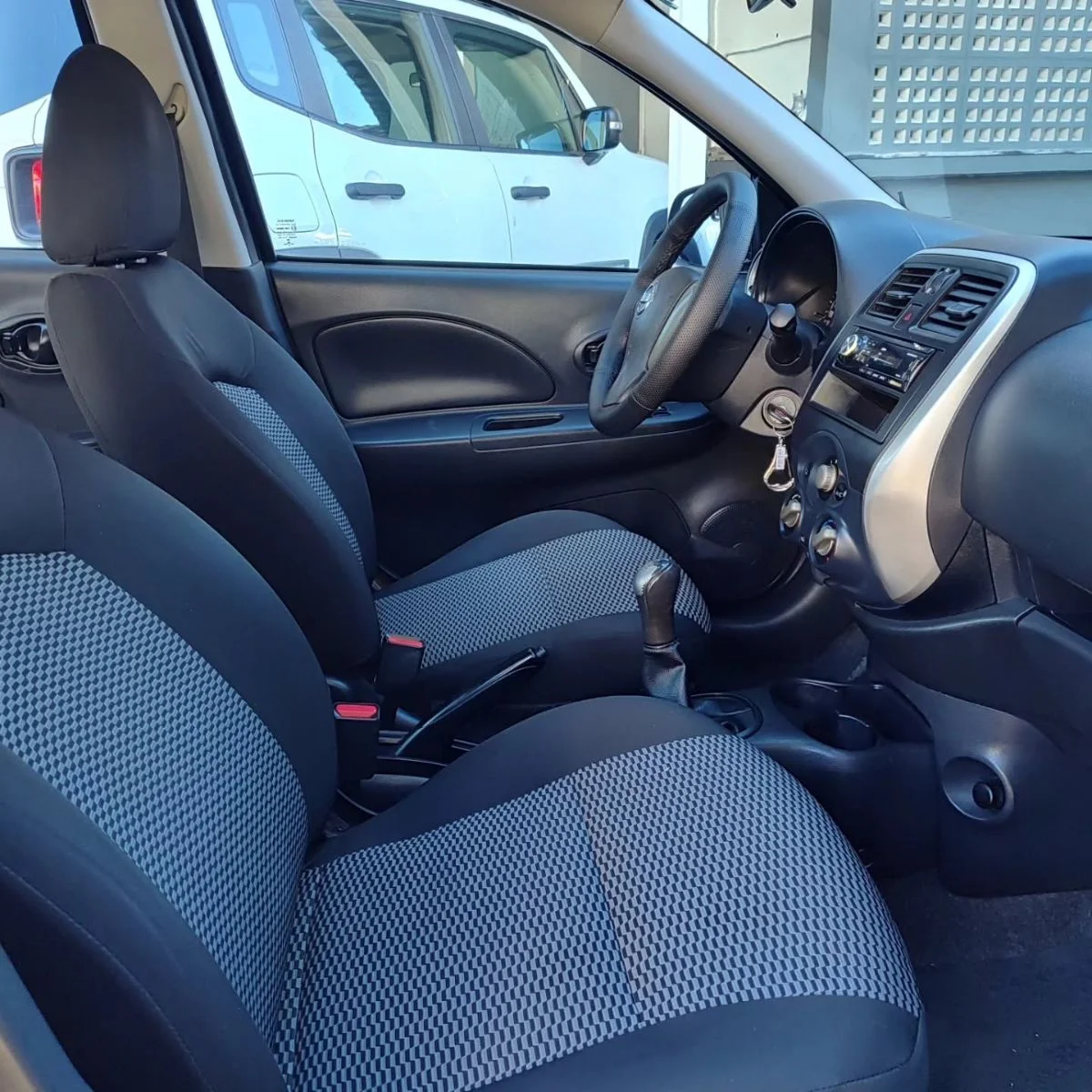Nissan MARCH 1.6 SL FLEX, foto 6 de 7